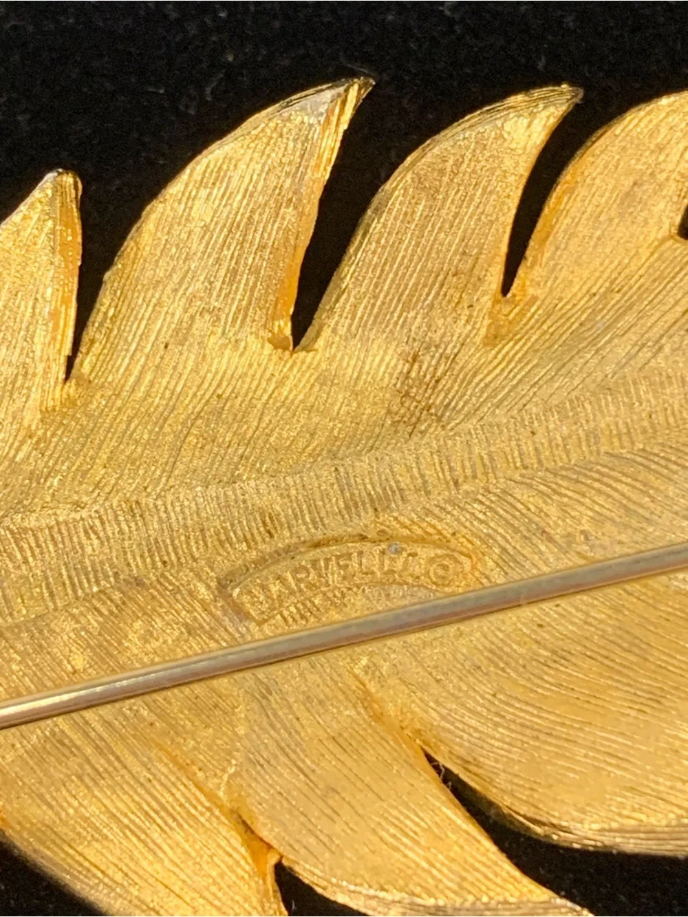 Vintage Marvella Gold Tone Curled Leaf Brooch